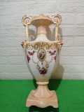 Impresionanta VAZA VICTORIANA de dimensiuni mari din portelan vechi englezesc , anii 1880 , decorata in teme florale