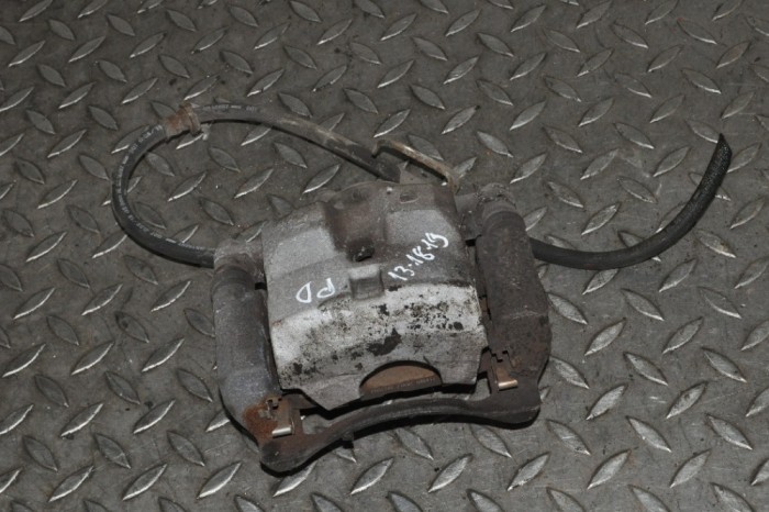 Etrier de fr&acirc;nă dreapta față LEXUS CT ZWA10_ 2015 OEM: Hatchback | 11743859