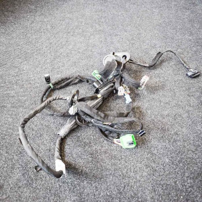 Cablaj ușă dreapta față VOLVO V40 Hatchback 2015 OEM: 3133409931334099-AE | 3251171