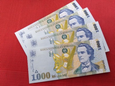 4 bancnote noi 1.000 lei foto