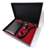 Cumpara ieftin Set Cadou Bărbătesc &ndash; Ploscă Metalică cu Mini Pahar, Pipă și Pix &ndash; Husă Piele