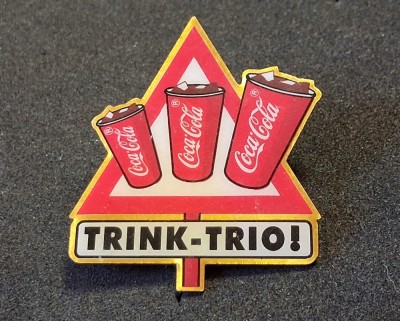 Insigna - &amp;quot;COCA COLA&amp;quot; foto