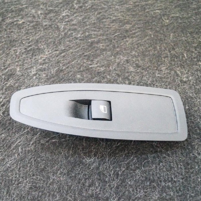 Buton geam ușă dreapta față BMW X1 F48 2016 OEM: 9208107 3111052