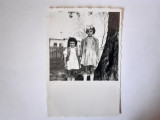 Fotografie dimensiunea 6/9 cm cu 2 fetițe din Buftea &icirc;n 1945