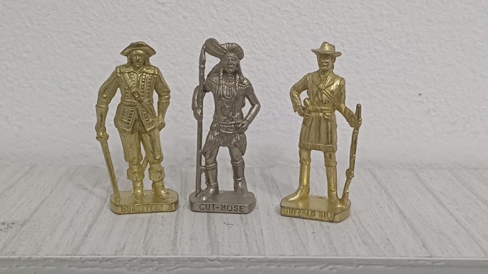 Kinder - Soldatei metalici 3 bucati-lot 5