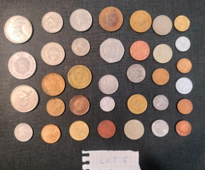 Lot 35 monede 5 foto