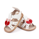 Sandalute albe cu doua inimioare (Marime Disponibila: 3-6 luni (Marimea 18