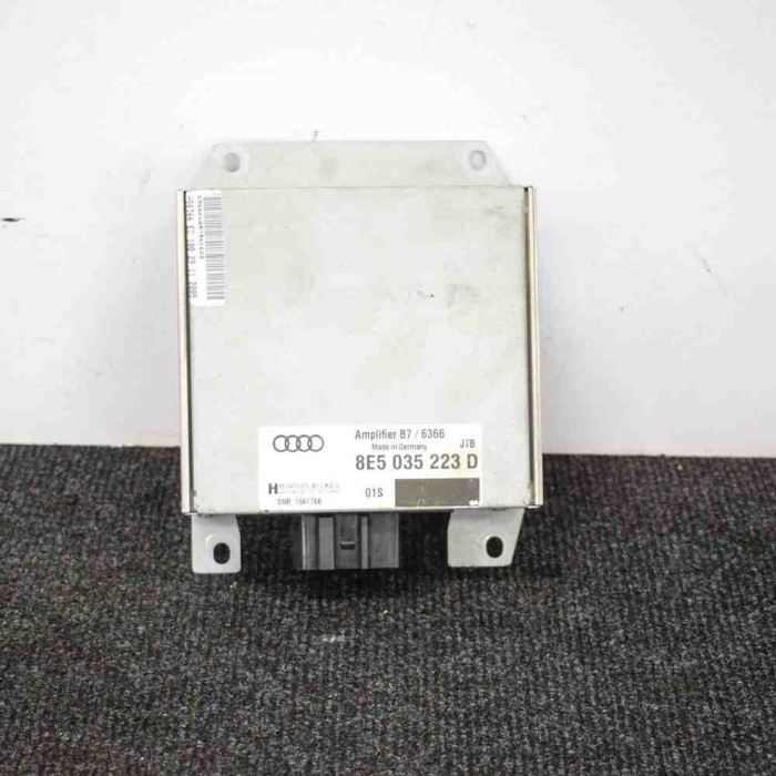 Unitate de control tuner DAB AUDI A4 8EC, B7 2006 OEM: 8E5035223D