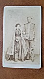 Fotografie tip CDV, militar cu sotia, sfarsit de secol XIX