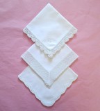 Set de 3 batiste Vintage din bumbac cu margine crosetata manual