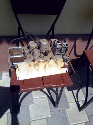 Mecanism-Sasiu de la un Radio vechi pe lampi Baltika foto