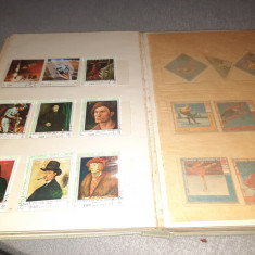 Vand 3 albume cu oeste 2000 timbre