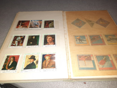 Vand 3 albume cu oeste 2000 timbre foto