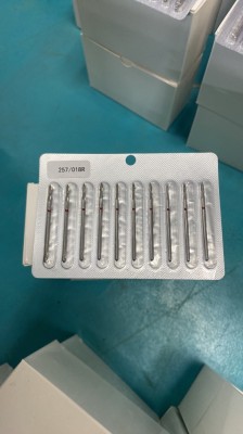 Bit de diamond pentru cuticule, flacără, br&amp;acirc;u roșu 257/018R foto