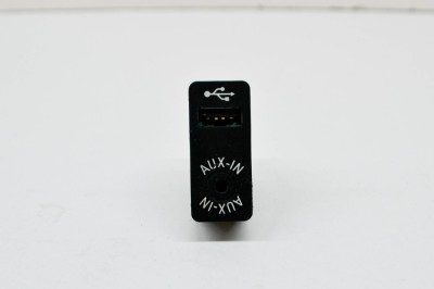 Port USB/AUX-In BMW 3 F30, F80 2012 OEM: 9229246 15243587 foto