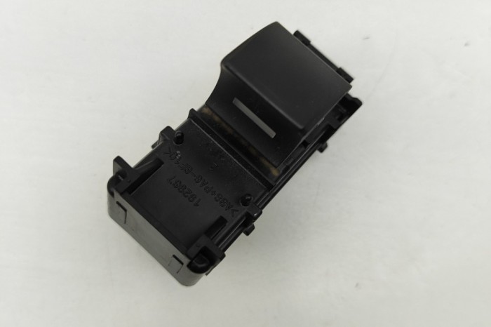 Buton geam ușă dreapta spate LEXUS IS III _E3_ 2018 OEM: 84810-30192,8481030192 31083800