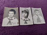 3 fotografii Pionieri 2 baieti+1 fata-portret-cravata-insigne-embleme,de colecti