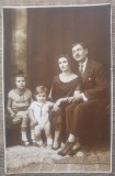 Portret de familie// Fratii N. &amp; G. Christea, Bucuresti, Romania 1900 - 1950, Portrete