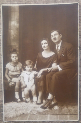 Portret de familie// Fratii N. &amp;amp; G. Christea, Bucuresti foto
