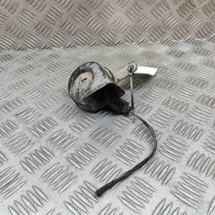 Claxon AUDI Q4 SUV F4B 2023 OEM: 8X0951221A 28633627