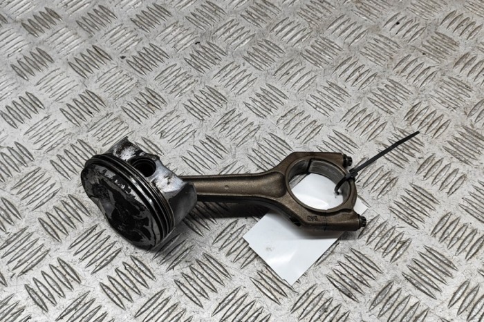 Piston BMW 3 E90 2008 OEM: 7589533,7551550 31616281