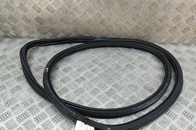 Garnitura ușă dreapta spate SKODA SUPERB III 3V3 2018 OEM: 3V5867368B | 26303304 foto