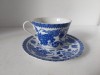 Ceasca cafea cu farfurioara, portelan fin, china, dragoni, alb cu decor albastru