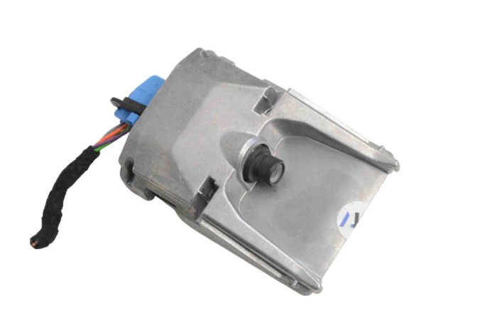 Camera față PEUGEOT 208 II UB_, UP_, UW_, UJ_ 2022 OEM: 9842997780 22218859