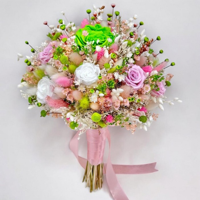 Buchet mare personalizabil cu trandafiri naturali criogenati si flori naturale uscate si criogenate
