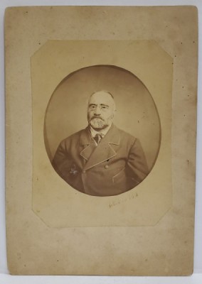 FOTOGRAF AL , BOESCU , DOMN CU OCHELARI , FOTOGRAFIE , A DOUA JUMATATE A SEC. XIX foto