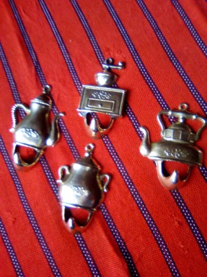 Acatatori bucatarie din bronz, foto