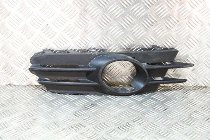 Grila st&acirc;nga față VW SCIROCCO 137, 138 2013 OEM: 1K8853665C | 14577361