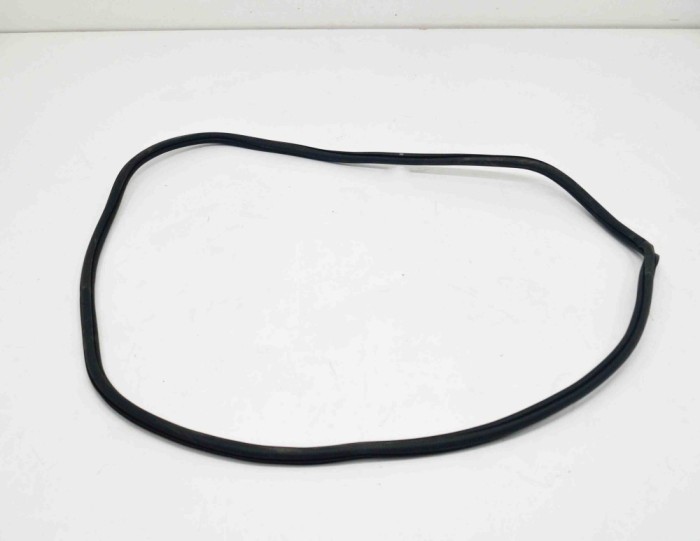 Garnitura ușă st&acirc;nga spate VW PASSAT Variant B8 3G5 2018 OEM: 3G9867913K