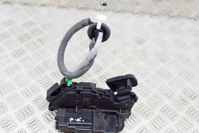 &Icirc;ncuietoare ușă st&acirc;nga față AUDI Q3 F3 2021 OEM: 5TC837015B 20945451