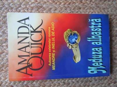 MEDUZA ALBASTRA-AMANDA QUICK foto