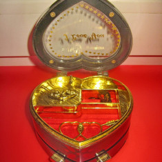 4425-Caseta bijuterii cantatoare dama model inimioara plastic.