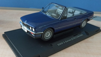 Macheta BMW E30 325i Cabrio 1985 albastru - MCG 1/18 foto