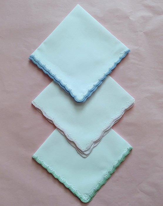 Lot de 3 batiste Vintage cu margine crosetata manual
