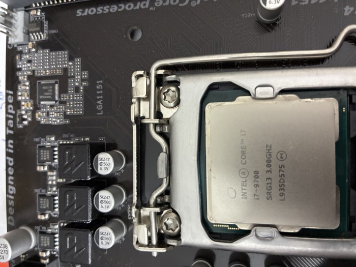 I7 9700 3.00GHz optacore socket 1151 v2