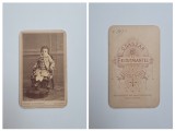 Fotografie de colectie CDV Csaszar &amp; Feistmantel, Copil asezat pe fotoliu, Kolozsvar, Cluj, Romania , Austro-Ungaria, ca. 1870-75
