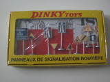 Macheta PANNEAUX DE SIGNALISATION ROUTIERE - Dinky Toys