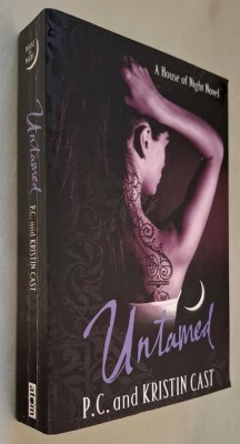Untamed. A House of Night Novel - P.C. and Kristin Cast, young adult fantasy series (4), ATOM 2009, 1st GB edition, 5th print, ISBN 9781905654567 foto