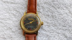 CEAS ZHUFENG 19 RUBINE , DE DAMA , MECANIC , FUNCTIONEAZA FOARTE BINE .