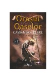 Cumpara ieftin Orasul Oaselor. Seria Instrumente Mortale, Vol.1, Corint