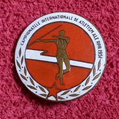 Insigna (rara) Campionatele Internationale de ATLETISM ale RPR 1951