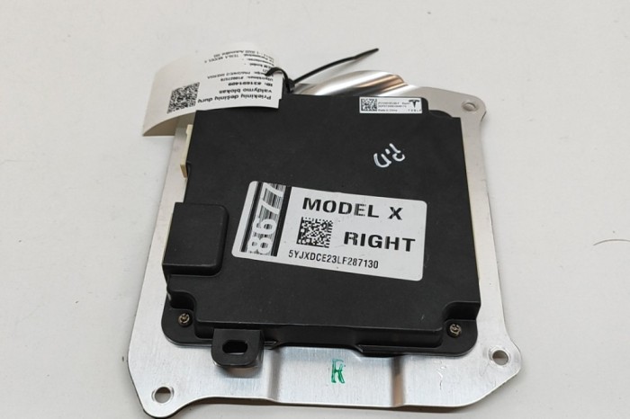 Modul de control ușă dreapta față TESLA MODEL X 2020 OEM: 1050183-00-F | 31691409