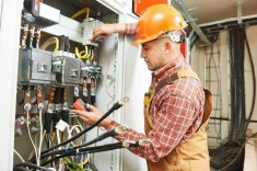 angajari urgente electricieni italia foto
