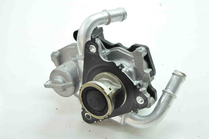 Supapa EGR VW PASSAT B8 3G2 2016 OEM: 04L131501H