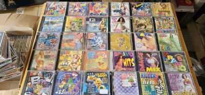 CD MUZICA , LOT 30 BUCATI . foto