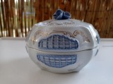 Porțelan fin rom&acirc;nesc handmade, bombonieră.